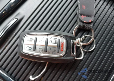 2024 Chrysler Pacifica Touring L z USA, uszkodzony, nr VIN 2C4RC1BG0RR184289